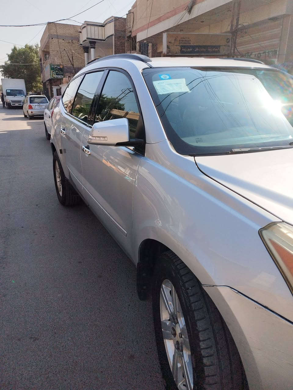 السلام عليكم....شوفرليت ترافرس موديل 2009..
رقم بغداد سيارة بدون اي نقص نظافة كاملة...
كير ومحرك وكهرباء مع الصدر حالة جيدة جدا.
تبريد 3 قطع.
كشنات كهربائية  
السيارة باسمي تحويل ثاني يوم.
السعر 90 $...بيها مجال بسيط جدا.
مكان السيارة بغداد .
للاستفسار الاتصال ***********
