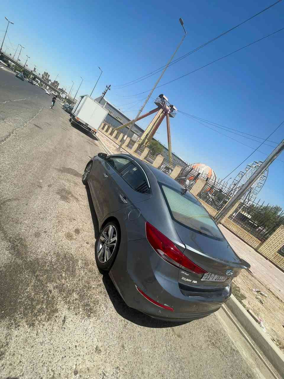 السلام عليكم
للبيع الانترا 
2017كندي
بيها قطعتين
+جراد بسيط
للتوضيح فول
مواصفات عده 
الفتحه 🔛
م/ك1800
GD
مكان السياره
حله السعر 93
استفسار ***********
