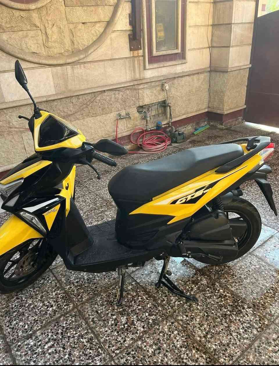 سلام عليكم دراجة GTS للبيع
زيرو ع ايدي ماخذها برغي ممفتوح بيها ماشية 13 الف 
مابيها اي نقص للبيع او مراوس pcx
سعره 750 الف بيها مجال شي بسيط 
عنواني بغداد حي عدل 
رقمي 
***********
