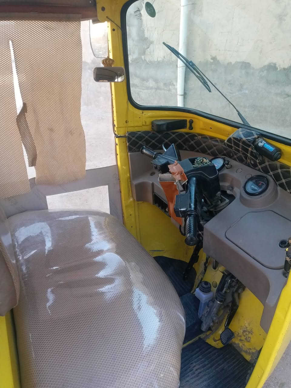 السلام عليكم تكتك باجاج موديل2019. رقم وسنويه 
مداور ثاني يوم تكتك حلو وجاهزه  من كل النواحي مصبوغه للجماليه بيه ضرب بلغد ومصلحه كهربائيات كمله للأخير .السعر 5مليون وبيه مجال للطيبين  .العنوان ناصريه سوق الشيوخ 
***********
