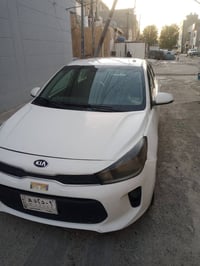 لبيع ريو بيضه موديل 2018 بسمي وارد امريكي محرك 1600 مكان بغداد المنصور...