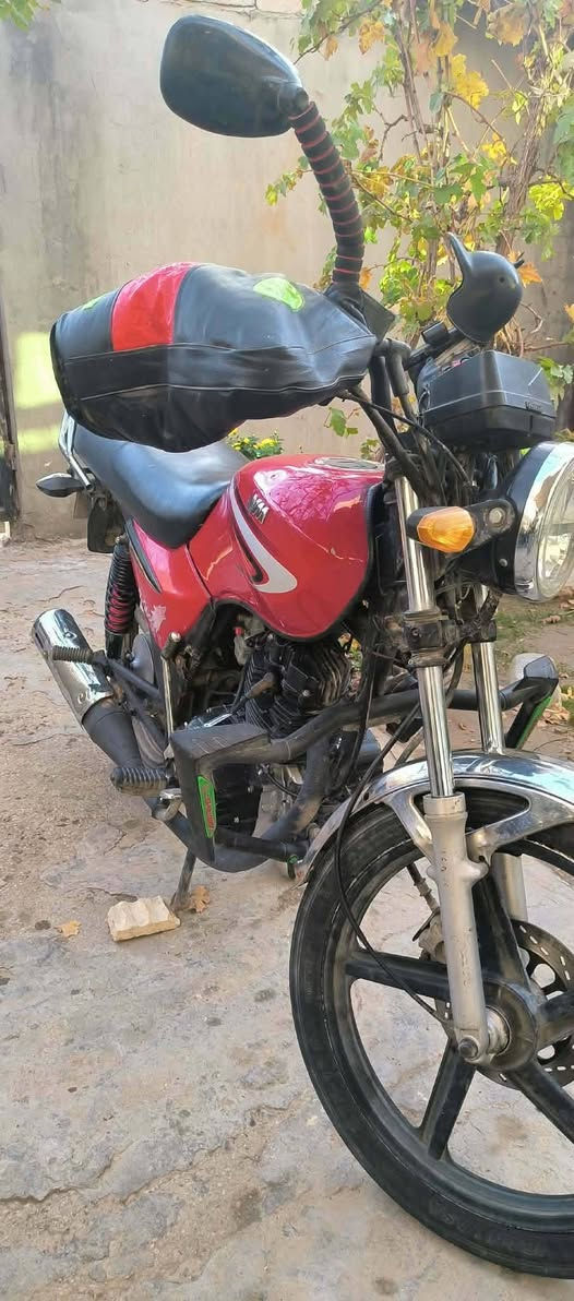 للبيع دراجه بانزين كير سايم موديل ١٤
معمر جديد كامل من كلشي تشغيل عن بعد
مابي نقص
سنويه ولوحات
مليون قفل وعنوان فلوجه صكلاويه رقم *********** للإستفسار
