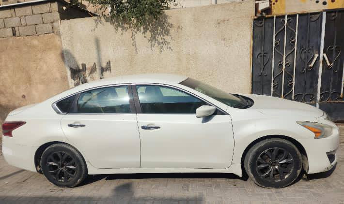 السلام عليكم نيسان التيما ٢٠١٥ فئه s وارد خليجي
لون صدفي رقم بصره اتكفل بل اصوليات
كير ومكينه وتبريد ع شرط جديد 
تخم تاير جديد لسياره جاهزه بيها قطعتين صبغ وضربه خفيفه بل صندوك بدون فتح واصل للشاصي شوف لعين مامأثر كلش فقط دحجه بسيطه وبيها ملاحضات بسيطه اكلك عليهن مكينه ٢٥٠٠ اربعه سلندر المرغوب السعر ١٠٧ وبيها مجال للطيبين مكـــاني البــصره الكزيزه 

***********
