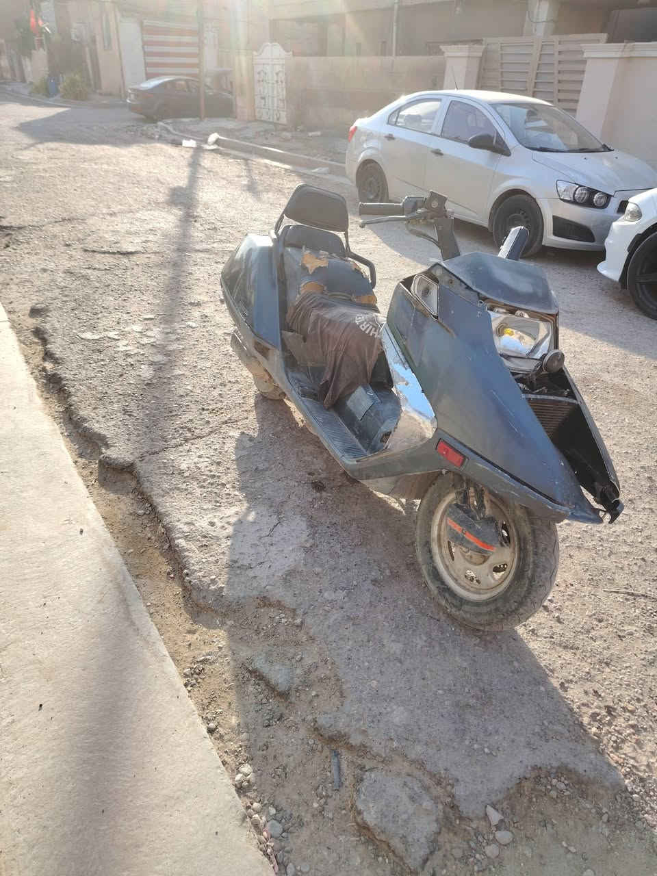 دراجه هونده بلاديه كامل كهربائيات ونكره سلف سعر٣٥٠ الف مكان بغداد***********

