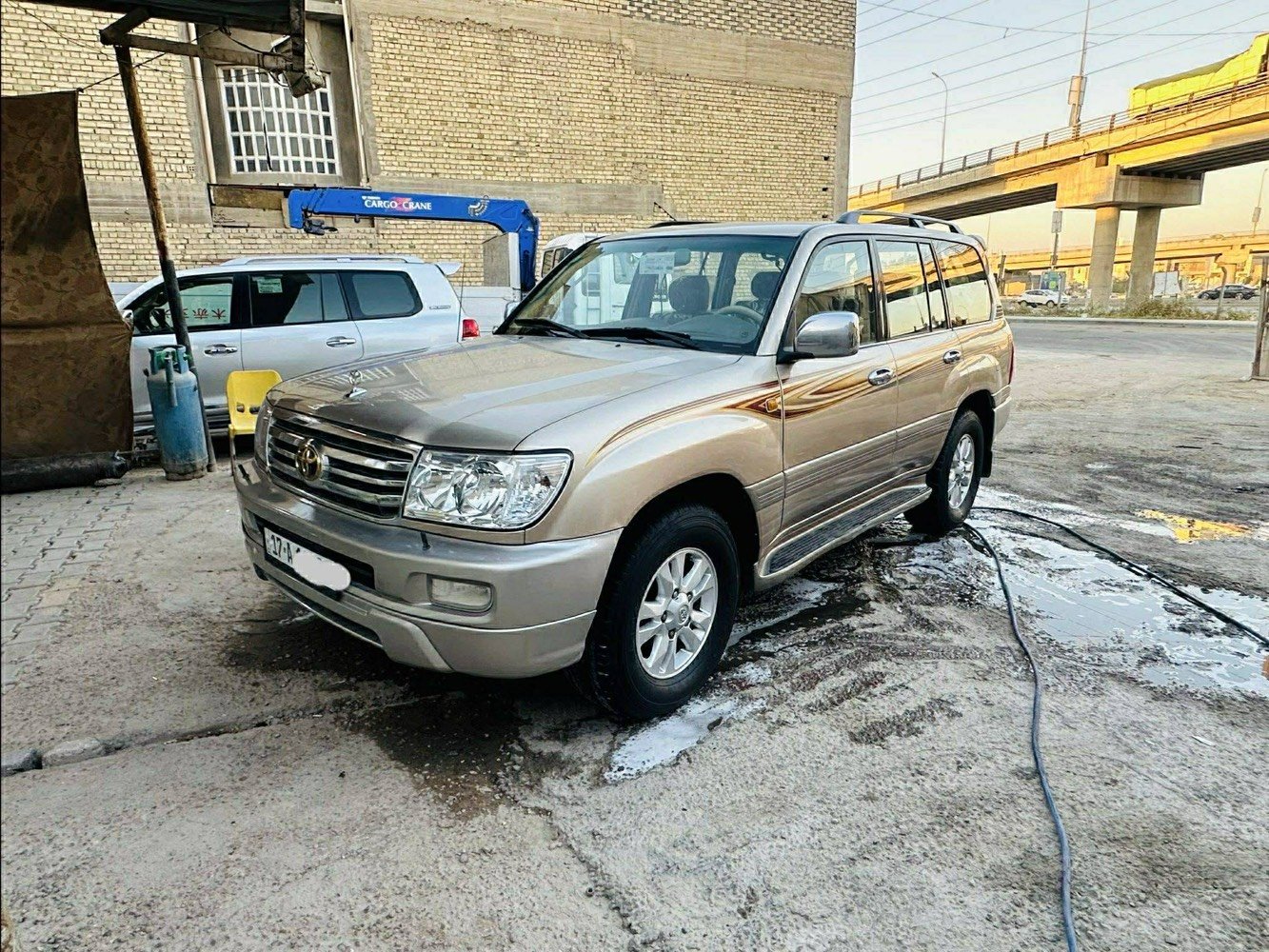 GX.X V6 
2006 كفاله من الصبغ فقط بارد جاملغ خلفي جهة اليمنى رقم دولي بسمي ماشية 250 الف كيلومتر حقيقي  

المكان النجف الأشرف 