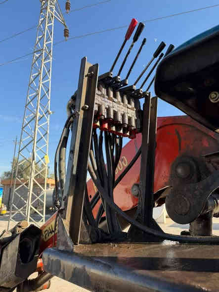 ٣سلايت دهن

رجلين مخالف

بيهه شويه لحيم بالصينية

سعره ٧٥ ورقه

***********

***********
