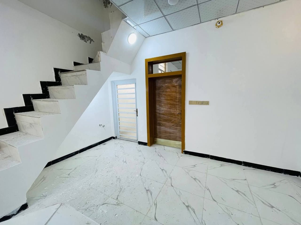 بيت. 50متر للبيع السعر 21وبي مجال العنوان النجف مقابل ملحق قريت الغدير ***********
