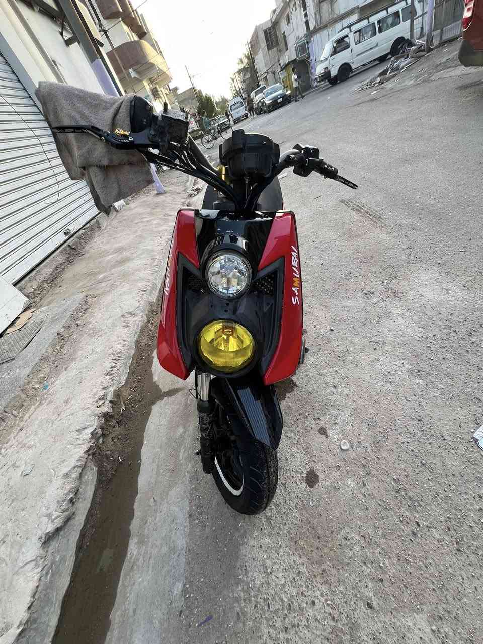 سلام عليكم سنكس جبلي برغي منفتوح بيها كلش نضيفه خير من الله السعر مليون وبيها مجال بغداد الجديده ***********
