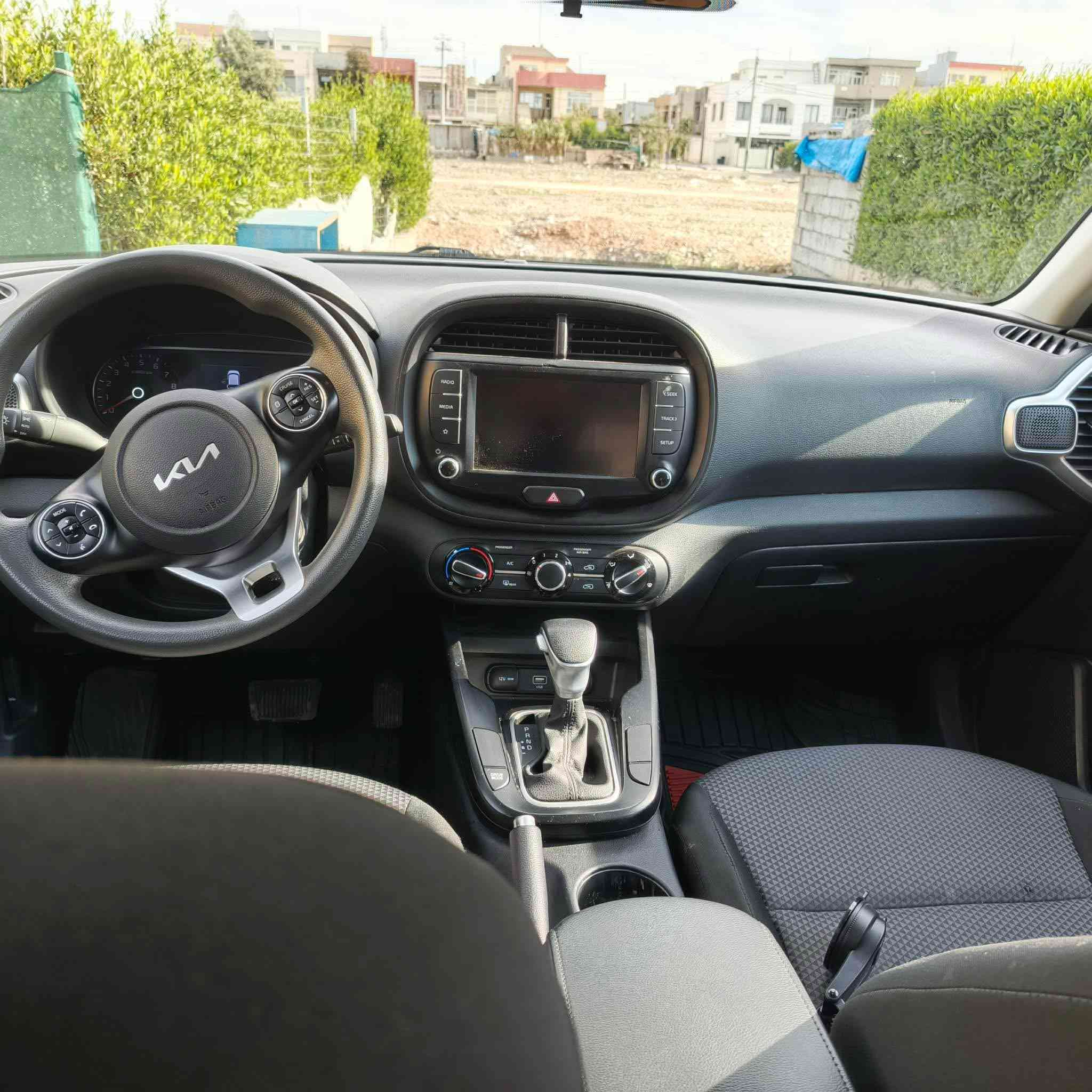 كيا سول موديل 2022
گيرومه كينه و ته بريد به شه رت 
سه نه وى ره قه مى نويه 
جوار تايه و ويلى نوى له ژيره 
يه ك پارجه ى بوياخه بى ليدان بى ئرباك
شوين هه ولير *********** أربيل, العراق
