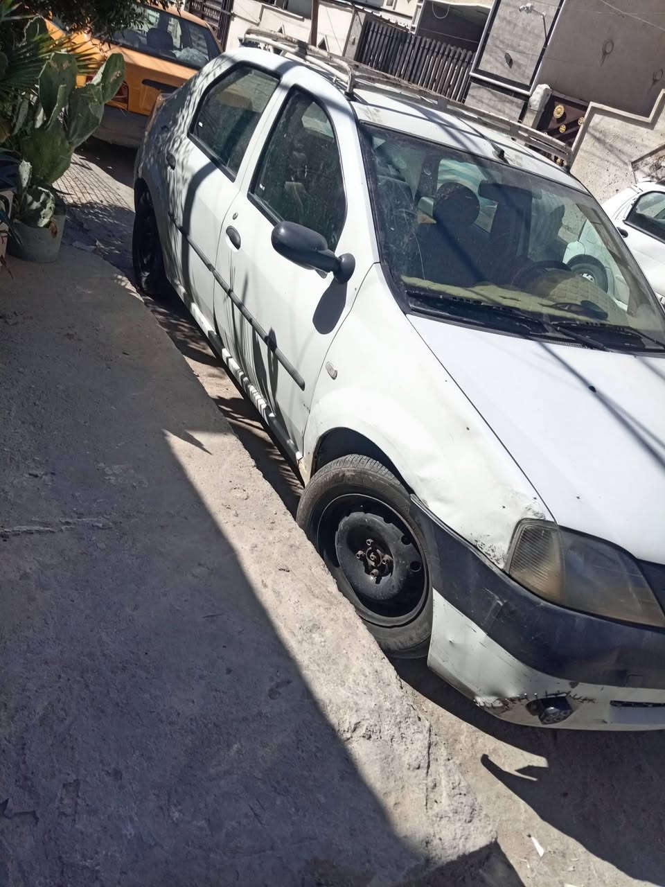 رينو لوكان موديل ١٣ سيارة باسمي رقم واسط مراوس بسيارة فان حمل  أو سيارة ٧ راكب
مكاني بغداد الكرخ البياع
***********
