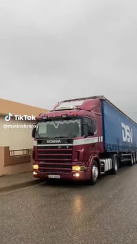 اسلام عليكم  سكانيا  موديل ٢٠٠٢ كفاله عامه سنويه جديده بسمي  ٠٧٨٣٨١٧٠٦...