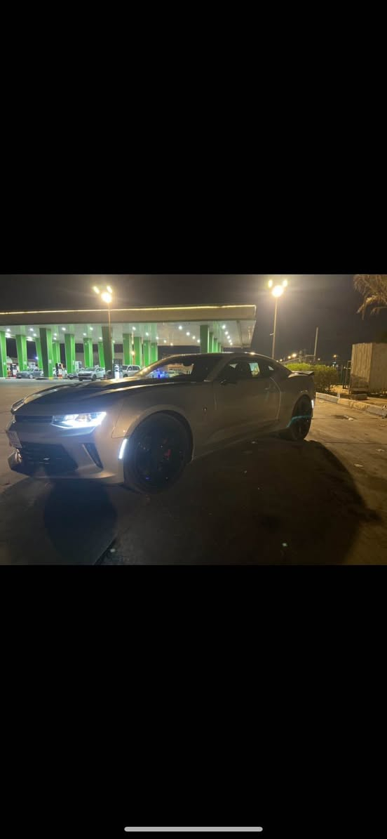 السلام عليكم للبيع كمارو موديل 16 مكينة 6 مواصفات ال6 المعروفة السيارة عليها صدر امامي خلفي جديد باتري جديد تخم تاير جديد دسكات تصفير فلنجات كلها جديدة السيارة مكفوله من كير ومكينة و اكسل و كهربائيات و لغود و شواصي 
رقمي :*********** 
عنوان بغداد : الدورة : ابو دشير بغداد, العراق
