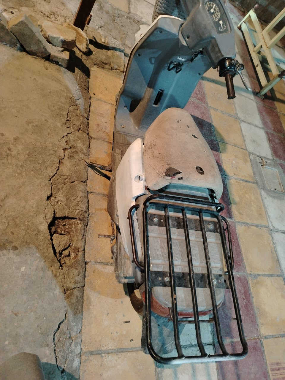 السلام عليكم دراجه بيكم البيع
دراجه كاطعه نار 

دراجه نظيفه اتخبل 

ابيع كوم حديد تجي أتحملها وتروح 

٢٥٠. وبيها مجال 

الناصرية السكان الصناعي ‭٠٧٨٢ ٧٢٥ ٧٨٤٧‬
