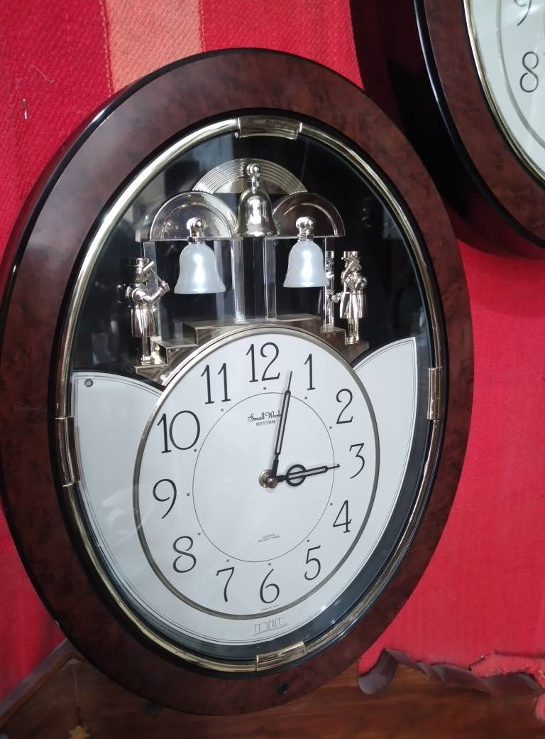 ساعة موسيقى ومنبه ماركة رأيتم الصناعه ياباني بطارية كبير النظافة عالياساعة  
***********   مكان الموصل  
 يوجد توصيل
