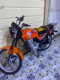 السيت فقط للبيع بلادي بيه ختم الجوهره سعر 80 وبي مجال واتساب فقط 07737...