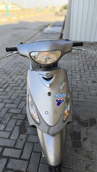 دراجه ماكس منغولي للبيع صارلهه شهر طالعه من الحاويه مكاتبه موجوده كلشي...