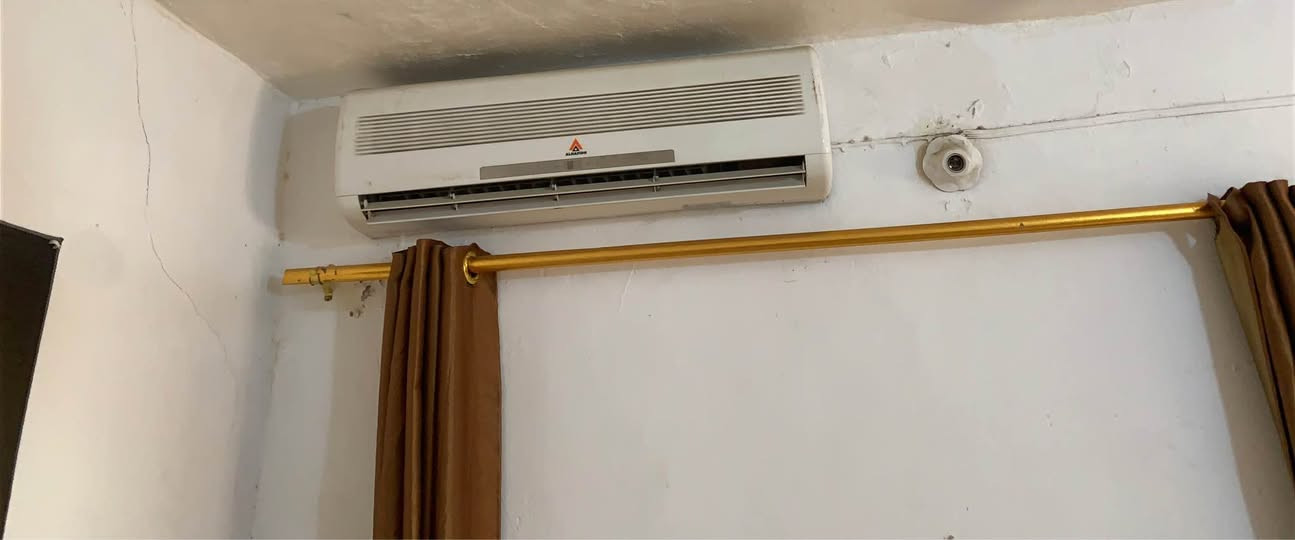 للبيع سبلت الحافظ بي بروده خفيفه 
ما اعــٰرف نقص غاز احتمال للاتصال على الرقم التالي 
*********** عمارة, ميسان
