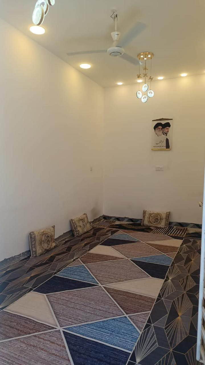 للبيع بيت طابقين شرك/مساحه 150م/مطلوب إسكان 40م/حي الأعلام 2وره بيت حجي محمد إسماعيل/  غرفتين وصاله ومطبخ وديوانيه صحيات / نقص بس الارضيه/صب/ الاستفسار *********** بي واتساب
