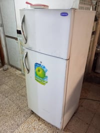 ثلاجة شغاله مداخله تصليح السعر ١٠٠الف المكان جميلة 07739692331