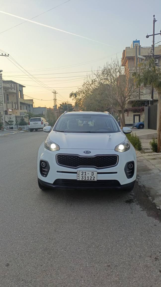 سبورتاج موديل ٢٠١٩ خليجي ماشيه ٩٨ الف بيها بصمه تشغيل عن بعد حساسات خلفيه كامره خلفيه بيها فقط باب واحد صبغ للتواصل ارسل رسالة او على الرقم 
***********
*********** كركوك, العراق
