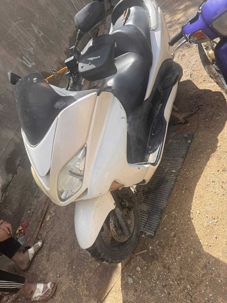 السلام عليكم  فورزا 08  كرستال كير ملغي نكلبت بيه الله يجفيكم الشر على حطته ابيعه مكانه كربلاء او مراوس ب فورزا نضيفه  واطي فرق سعره 700  
***********
