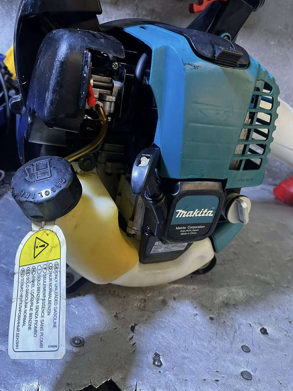 السلام عليكم منفاخ مال هواء للبيع ماكيتا اصلي غير مشتغل جديد ولفات دهن وحد وبانزين وحد السعر١١٠وبي مجال بغداد***********
