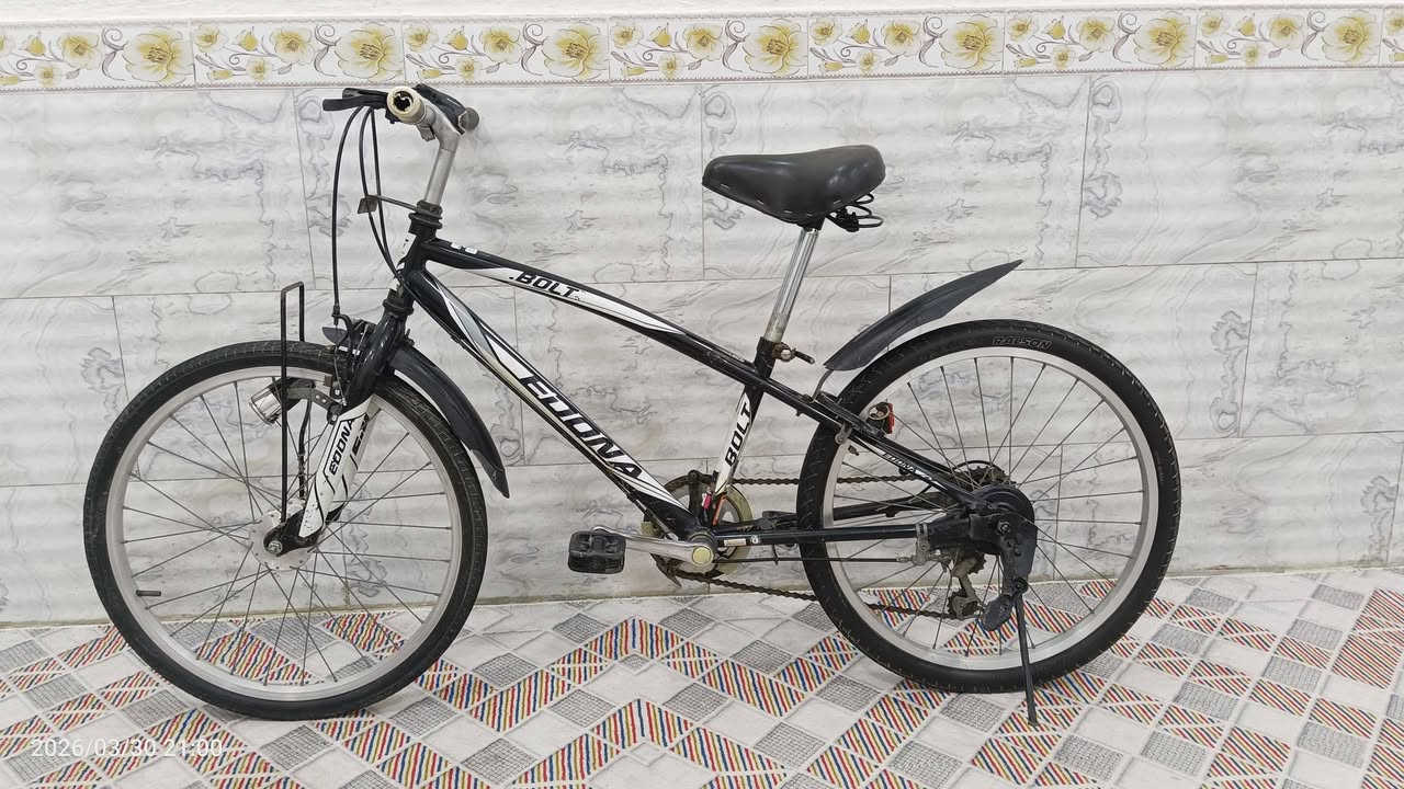 السلام عليكم ورحمة الله وبركاته  للبيع بسكلات أحجام...الاخظر 26بناتي اسود 22 رياضي ستة نمر وحساس لايت شغال.  وردي 22 كلاسيكي  ..أسود 16 بريك بالكفة الكل صناعة ياباني للإستفسار  اتصل ***********
