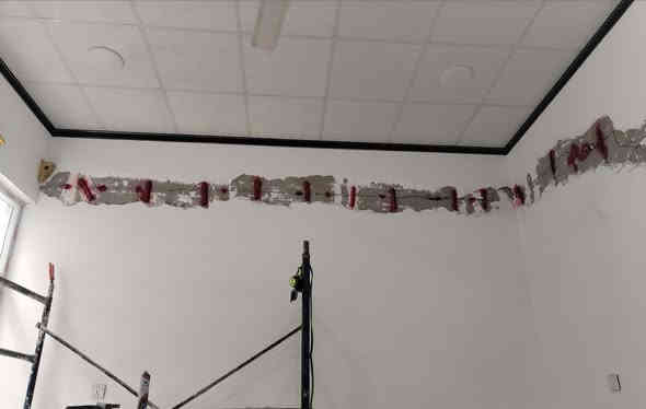 تعبت من شقوق الجدران التي تشوه منظر البيت لاتشيل هم
احنا نرجع الحائط مثل اول واحسن بخبرة وكفاءة عاليةبااستخدام افضل المواد والمعجون المخصص نعالج الفطر والشرك من الجذور ونرجعلك الجدار ناعم وانيق وجديد
✅دقه بالمواعيد 
✅نظافه واحتراف
✅ضمان بالشغل
باادارة عماد ال احمد تصليح ومعالجه كافه الدور من الدوس والفطر والشرك
استفسار اكثر اتصال 👇
***********واتساب 
***********واتساب
