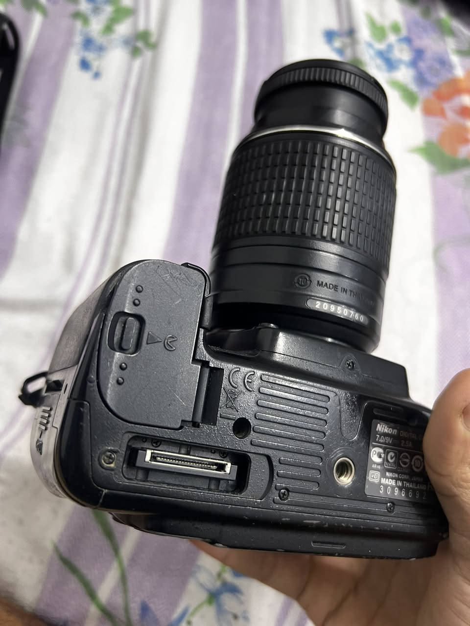 كامره نيكون 7000D للبيع
ملحقاتها 
عدسة ٥٥-٢٠٠
 زوم رياضي ٧٠-٣٠٠
رام ٣٢ 
حزام 
جنطة 
شاحنة 
بطارية 
ناقل للصور 

الكامرة نضيفة واستعمال شخصي 

رايدها ب ٤٧٥ مستعجل على بيعتها مكاني واسط الصويرة 

***********  
شراي تواصل وياي عالواتساب وتدلل توصيل موجود
