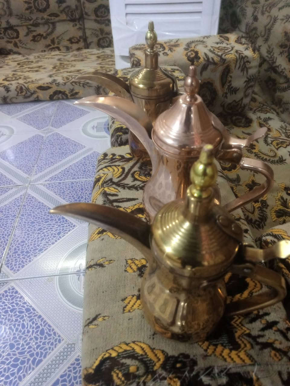 لبيع سعر 50بيهن مجال وياهن فناجين ثنين رقم ***********
