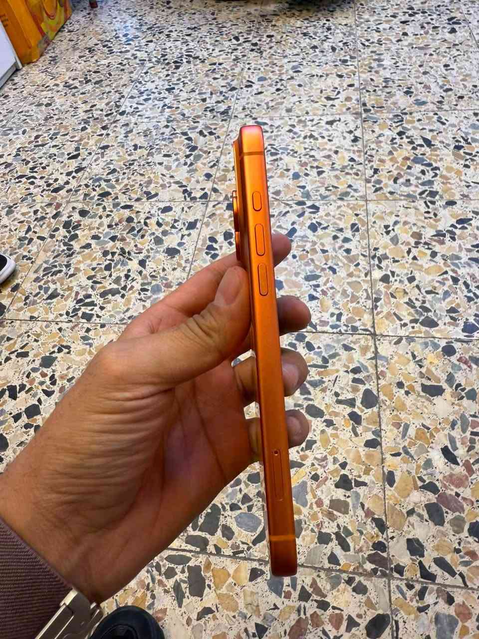 17 pro max 256 بطاريه 100 كامل غراض مشحون 134 عنواني بغداد العبيدي *********** بغداد, العراق
