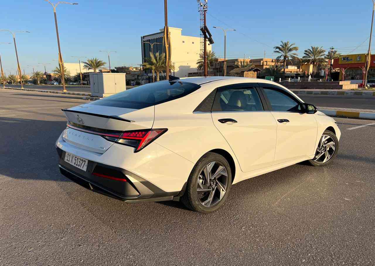 2024 هونداي النترا هايبرد
السيارة تسجيل وهزة كله جديد

 المواصفات 
محرك 1,600 هايبرد وبانزين ( هجين )
لون ابيض ثلجي
دشبول ديجتال بالكامل متغير أنماط متعددة 
الشاشة فول لد أوامر صوتية 
هاند بريك دكمه ( auto hold )
3 انضمة قيادة 
تشغيل عن بعد 
لايت امامي LED + زنون
بكلايت خلفي LED 
كشاف ضباب
حساسات أمامي + خلفية 
مانع تجاوز + اشاير بالمري + تدفئة 
رادار امامي 
كامره خلفية + امامية 
مثبت سرعة تفاعلي 
نضام الحفاظ على المسرب + قيادة ذاتية
فتحة سقف جميع الحركات 
قطعتين تبريد 
مداخل USB + type c
ويل كب 17 + تخم تاير جديد 
السيارة ماشية 14,493 km  
بصمات عدد 2
حادث السيارة كما موضح بالفيديو 

السعر 15,700$ ( 157) ورقه

للاستفسار الاتصال على الرقم او على الخاص 

 ***********
