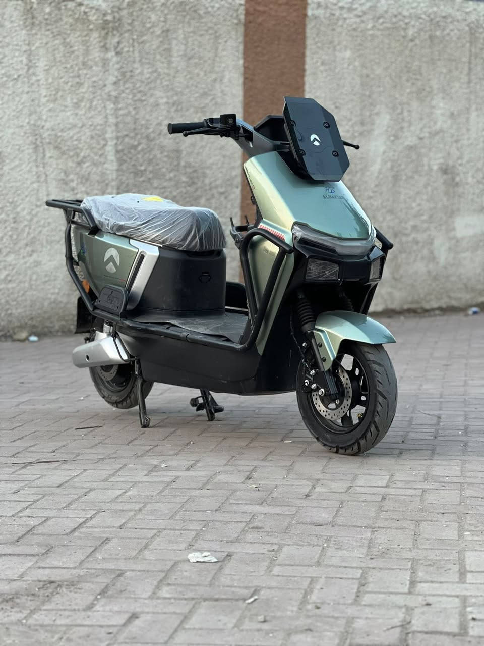 سلام عليكم شباب دراجه شحن اللبيع دراجه زيرو زيرو غير مستخدم اليوم اخذتها وريد أبيعها دراجه زيرو  مماشيه غير من المعرض البيت فقط الله يشهد كلها ع فحص من طول الطول كامله مكمله 
 مواصفاتها تخبل كلش 

الموديل 2026
النوع سكنس مدرع 
البطاريات 6دبل
تشغيل عن بعد
جهاز انذار السرقه 
قفل ستيرنً
فتحه كشن بل مفتاح و بعد بل دكمهًً
سماعه بلتوث كلش عاليه 
دراجه مدرعه 360 درجه 
شاحنه بل باكيت 
دبل اشاره 
اشاير رباعيه 
لايتات زنوزن 
بريكات دسكات دهن هدروليك 
اطاراتً جوبلس 
شاشه تاب تعرض الك كل عطل 
اوراقها. كامله معا الوصل 
لونها مميز كلش 
دراجه كشن سياحيً vib 

اي استفسار اتصال 

***********

عنواني بغداد
