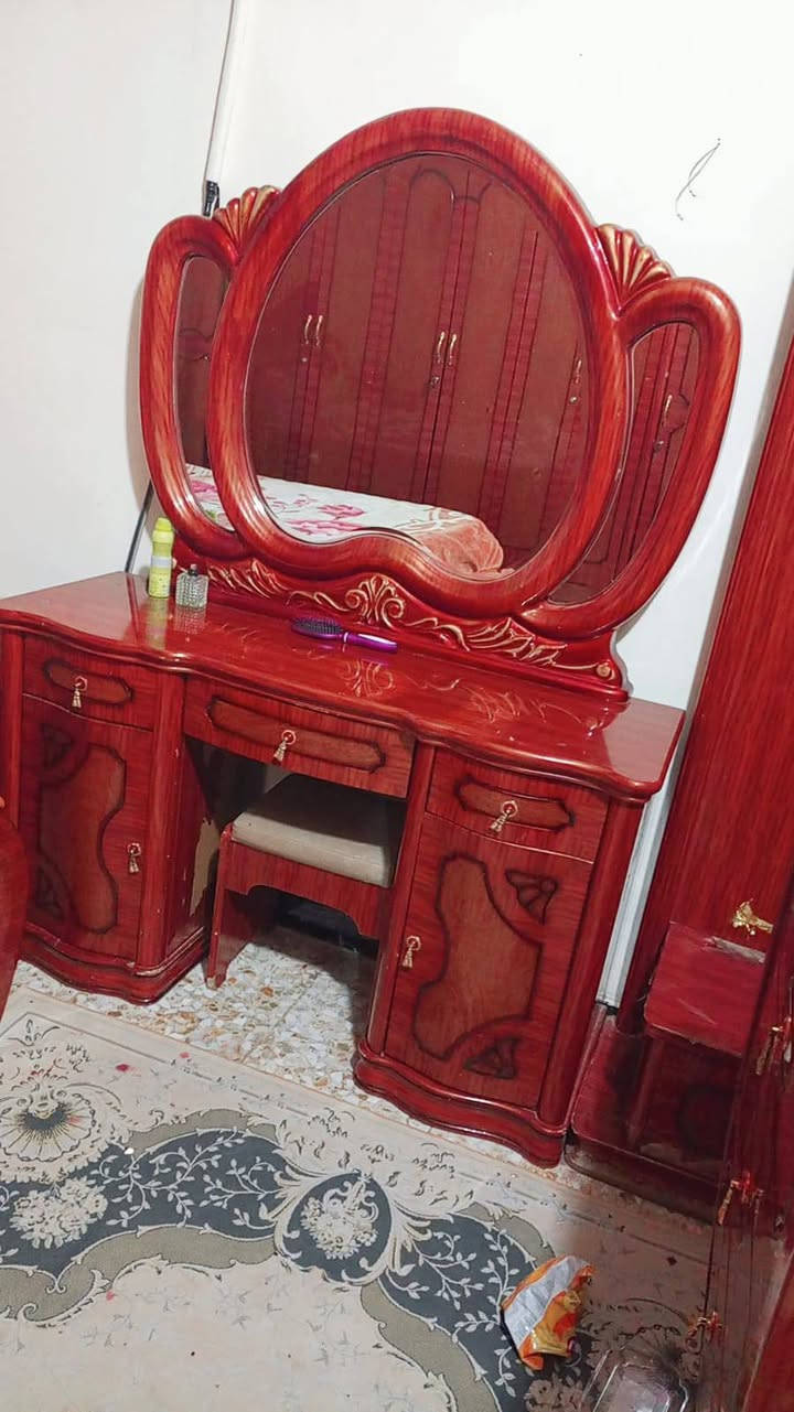 السلام وعليكم من رخصت الادمن 
عندي هاي الغرف للبيع بسعر مناسب مكاني بغداد قرب الرستمية 
فقط الجرارت مال جربايه موياهن يعني ابيعلك 6 قطع 
***********
