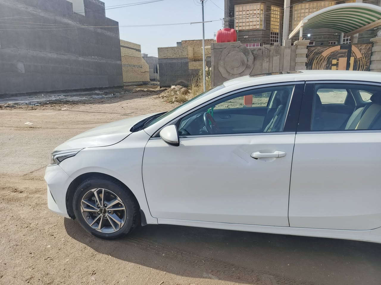 السلام عليكم سيراتو خليجي مديل 2022 فول موصفات محرك1600  ماعدا البصمه ربع بنيد صبغ وبارد طرف جاملغ امامي اثر طخه جوا قبق بنزين جاملغ خلفي ماعدل مصبوغ شبر  السعر 157بيه مجال 
ماشيه 105الف
رقم بغداد مكاني الناصرية رقم ‏‪***********‬‏
