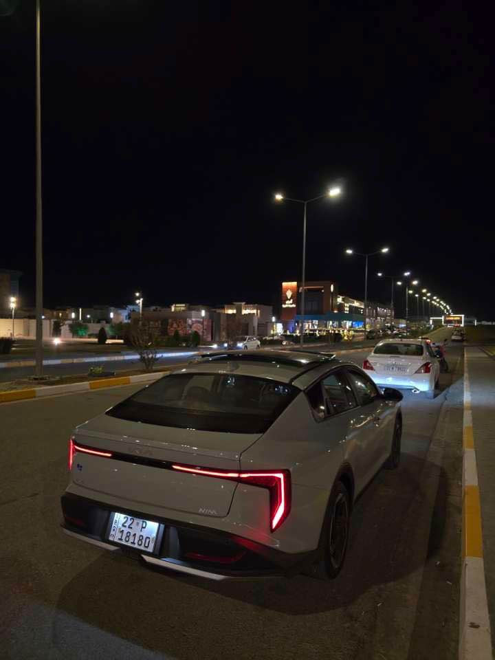 K4 2025 🔥
خليجي فول موصفات high griond
ماشية فقط 5الاف كيلو
محرك 2.0 لتر 4 سلندر (دوش/بنزين).

قوة مناسبة للاستخدام اليومي مع استهلاك وقود اقتصادي.

ناقل حركة أوتوماتيك ناعم بالتبديل.

نظام دفع أمامي FWD.

🛋️ الداخلية والتجهيزات

مقصورة واسعة ومريحة بخامات جيدة.

شاشة ترفيه وسطية 

تكييف قوي مناسب للجو الحار.

مقاعد مريحة لخمسة ركاب.

نظام دخول وتشغيل 

⭐ السلامة

وسائد هوائية أمامية + جانبية 

مانع انزلاق ABS.

نظام ثبات إلكتروني.

حساسات خلفية أو أمامية .
📐 الشكل الخارجي
تصميم جديد وعصري بخطوط رياضية.

إضاءة أمامية LED في بعض الفئات.

جنوط (18). 
مكان السياره اربيل
*********** أربيل, العراق
