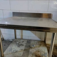 ميز استيل عدد 4للبيع طابقين  07826822783