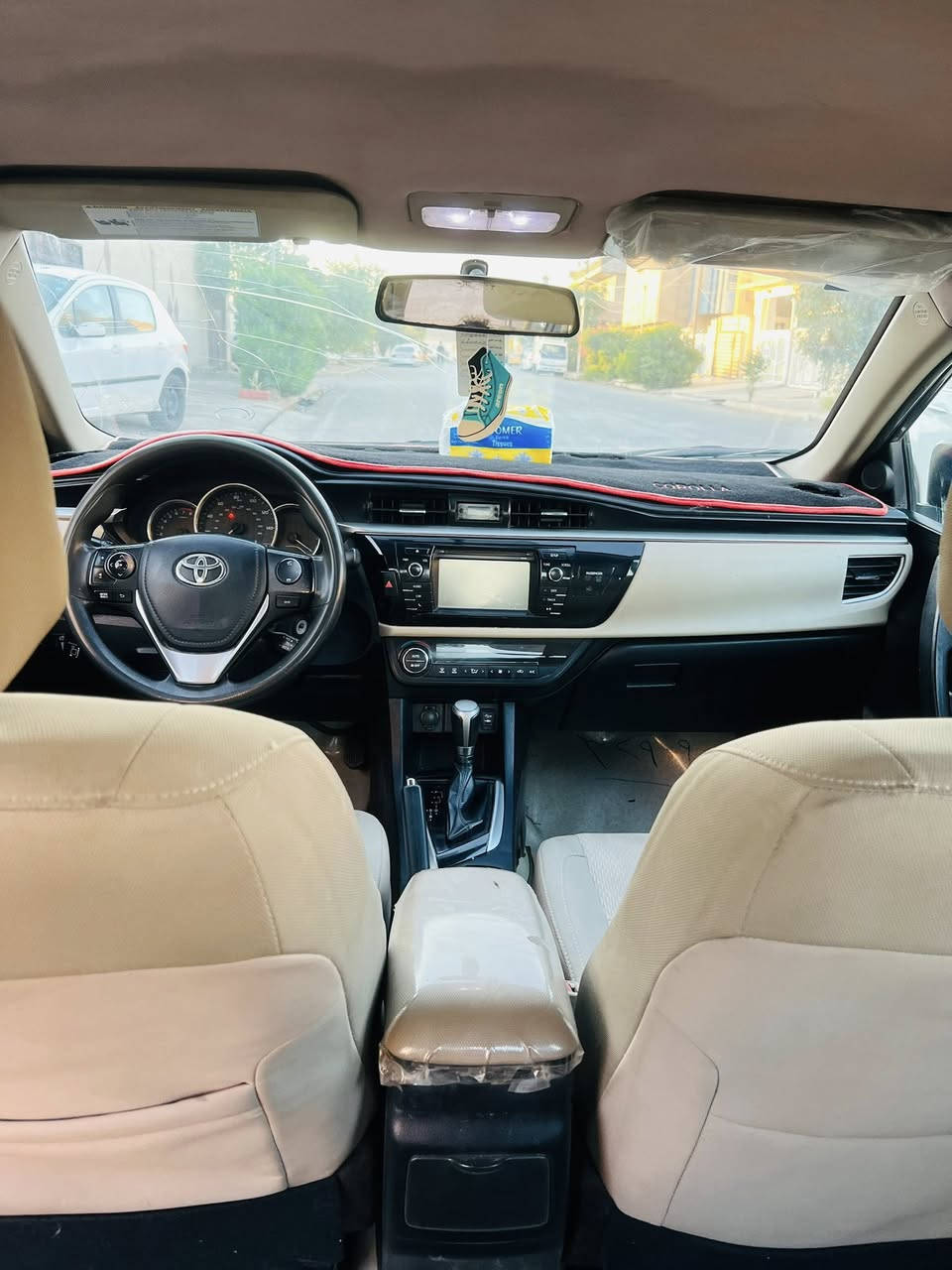 السلام عليكم كورلا 2015 Le رقم بغداد دولي سنوية لحد 2027 بأسمي محرك وكير وتبريد بشرط ضررها جاملغين وبونيد بلادي وضربه بجاملغ وره سايق بيها تعديل بلشواصي بدون گص 
غاز وبنزين داخل بيجي سعر مال مستعجل ١١٥ بيها مجال قليل ***********  مكاني كركوك حي العروبه
