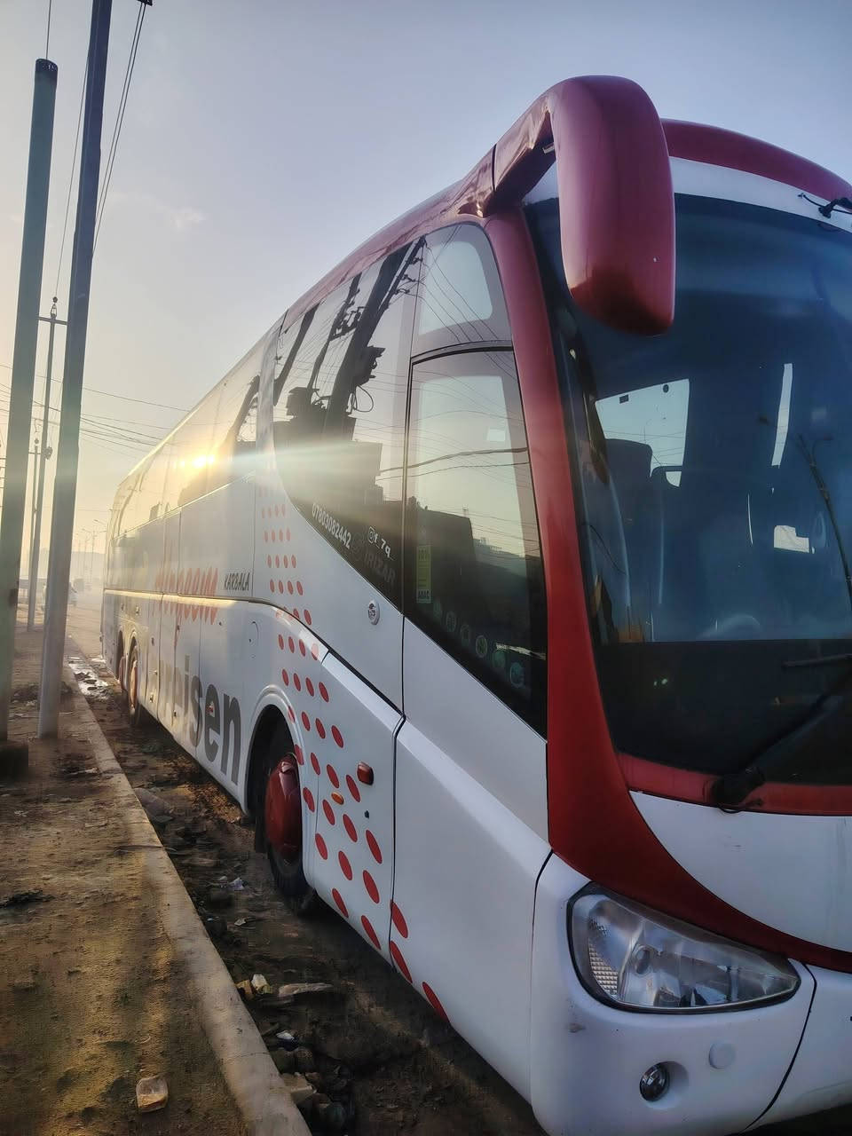 للبيع  سكانيا اريزار 59 نفر بلادي حجم 17 ممكينه وحش كير بلدركه جاهزه خروجيه جديده موافقه إيران تخم تاير
21 مسجله بصره مداور مباشر بسمي
  متواجده بكربلاء ***********
