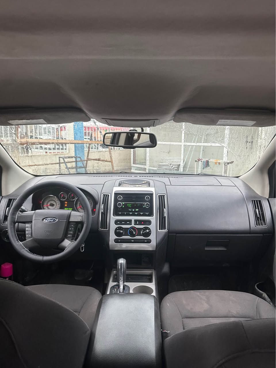 لە هەولێرم سحری ( ٨٦ وەرەقە )
***********
واتسئاپی لەسەرە

فۆرد ئیدج مۆدیل ٢٠١٠ مواسەفات SEL 
مەکینەی نەکرایتەوە

بێ بۆیاخ یەک پەلەی بجوکی هەیە

گێر و مەکینە و تەبرید بەشەرت
تەبرید لەگەل سویچ
سەیارەکە لەسەردەقی بیلادی ماوە
سەیارەکە بێ مەسرەفە و هەموو گیانی بەشەرتە
٤ تایە و ویلی خاوێنی لەسەرە

مواسەفات SEL

سحری ٨٦ وەرەقە ومەجالێکی زۆر کەم *********** أربيل, العراق
