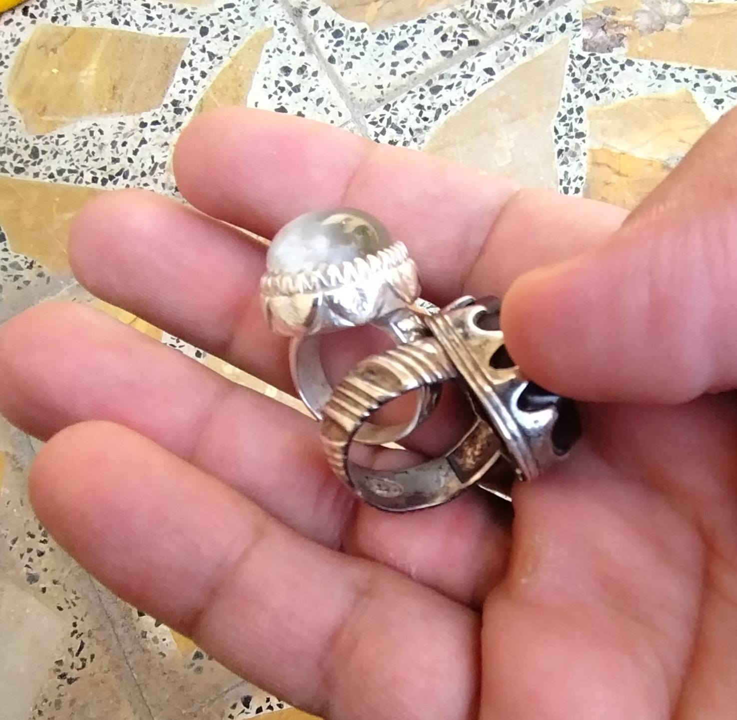 محابس البيع عقيق ودر بسعر مناسب ب١٠٠ وبيهن مجال مكاني العماره منطقة مغربه ***********
