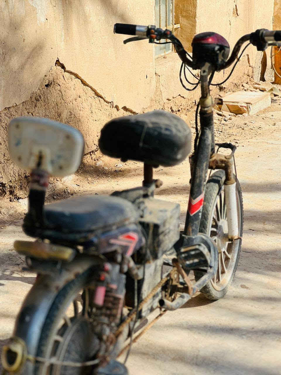 السلام عليكم دراجه نضيفه عله يدي بس طفت وحدهه ماعرف ليش السعر خاص


**إذا كنت صاحب هذا الإعلان وتريد حذفه لأي سبب، رجاءا أرسل رسالة إلى الدعم الفني**