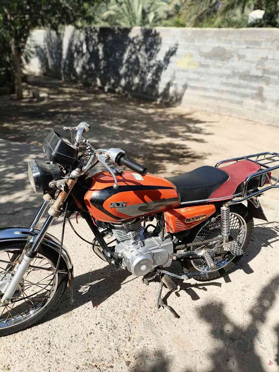 متاح دراجه كلك
شاصي 20موجود بليته ورقم شاصي 
محرك 25صارله اقل الشهر مشدود
زوج تايرات جدد
كهربائيات كلهه شغاله بس اشاير عوزهه 
السعر 425 بيهه مجال قليل 
مكاني كربلاء الحسينيه 
***********
