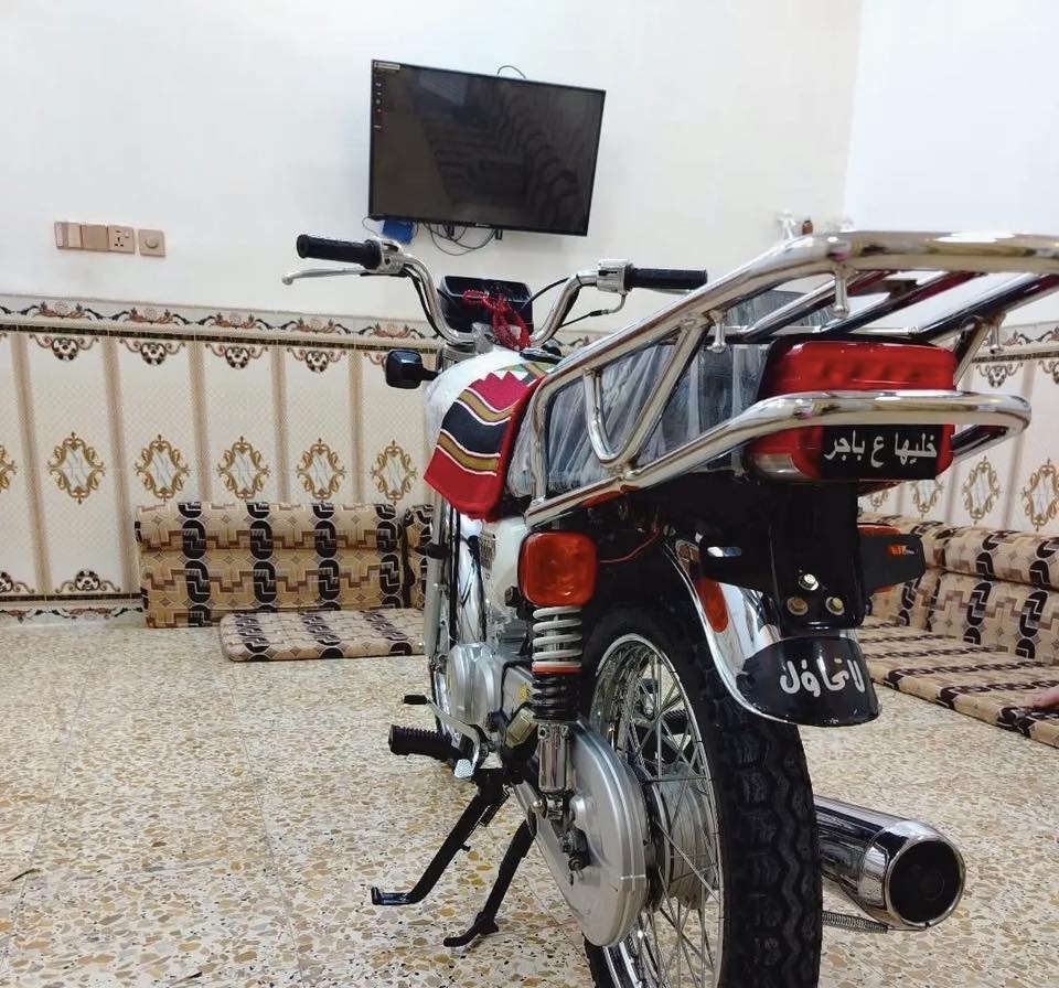 السلام عليكم العزاز دراجه نامه شلامجه اوراق اصولي مدفوع الكمرك بس تروح ترقم البيع متوازي عندي ضرف جاهزه من كلشي موديل 24 
المكان ابوغرق خابرني وبيك خير وتدلل رقمي ***********❤️
