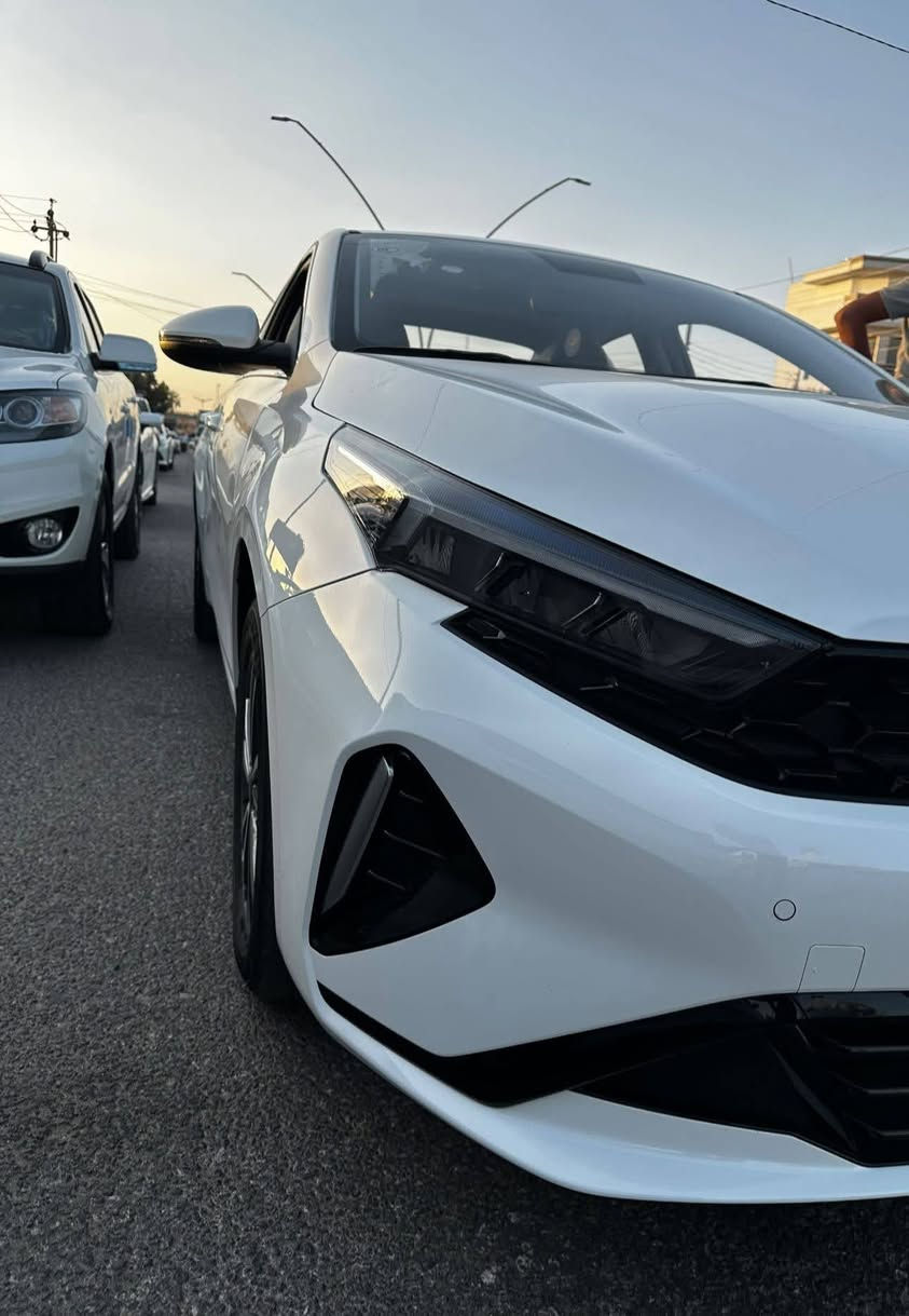 كيا k3 موديل ٢٠٢٤ فوول مواصفات رقم دولي شمالي   هزه فحص سنويه جديد تحويل وكاله جاهز سلايت بصمه تشغيل بصمه أبواب شاشه كبيره كاربلي كامرة دواره امامي خلفي عداد الإلكتروني تبريد شاشه زنون عدسات وحاجب سايد بريك بصمه أوتو هولد وضعيات قياده اشاير بلمري ماشيه 20 الف كيلو متر  كير محرك صدر كلهن نظيفاتت
🔢 مرقمة وجاهزة – رقم أربيل الدولي الجديد مميز
🔧 المواصفات الكاملة:
• شاشة معلومات حديثة
• كاميرا خلفية
• بصمة تشغيل (Keyless)
• تحكم كامل بالستيرن
• سنسرات خلفية
• إنارات LED أمامية وخلفية
• إشارات جانبية بالمرايا
• فتحة سقف
• داخلية فخمة لون أسود
• مرايا كهرباء + طي كهربائي
• نوافذ كهرباء
• نظام توفير الوقود (اقتصادية عالية)
💎 مميزات إضافية:

✔️ محرك اقتصادي مناسب للاستخدام اليومي

✔️ مساحة داخلية مريحة للعائلة

✔️ تصميم عصري شبابي لافت

✔️ ثبات ممتاز على الطريق

✔️ صيانة سهلة وقطع متوفرة

✨ سعر منافس جداً 143 
✨ جاهزة للتسجيل فوراً
🚘 سيارة تجمع بين الأناقة + الراحة +الاقتصاد
📞 اتصل بنا *********** 
مكاني النجف الاشرف
