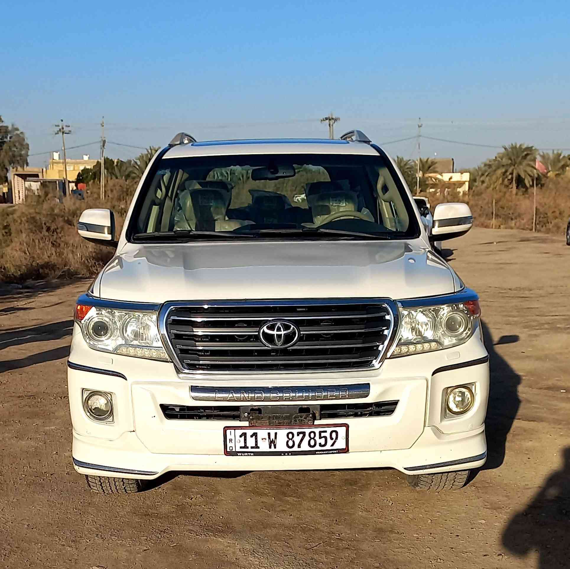 السلام عليكم لاندكروز ١٤ بريم فول مواصفات ١ على ١ رقم بغداد الجديد بأسمي العنوان ذي قار كرمه بني سعيد السياره حلوه مال جناي احلى من الصور ماشيه ١٣٥ حقيقي حداديه تبريد تخم تاير كهربائيات مكينة شرط كله جديد ما مفتوح بيها ولا برغي السعر ٣٩٠ و بيها مجال حق الجيه ***********
