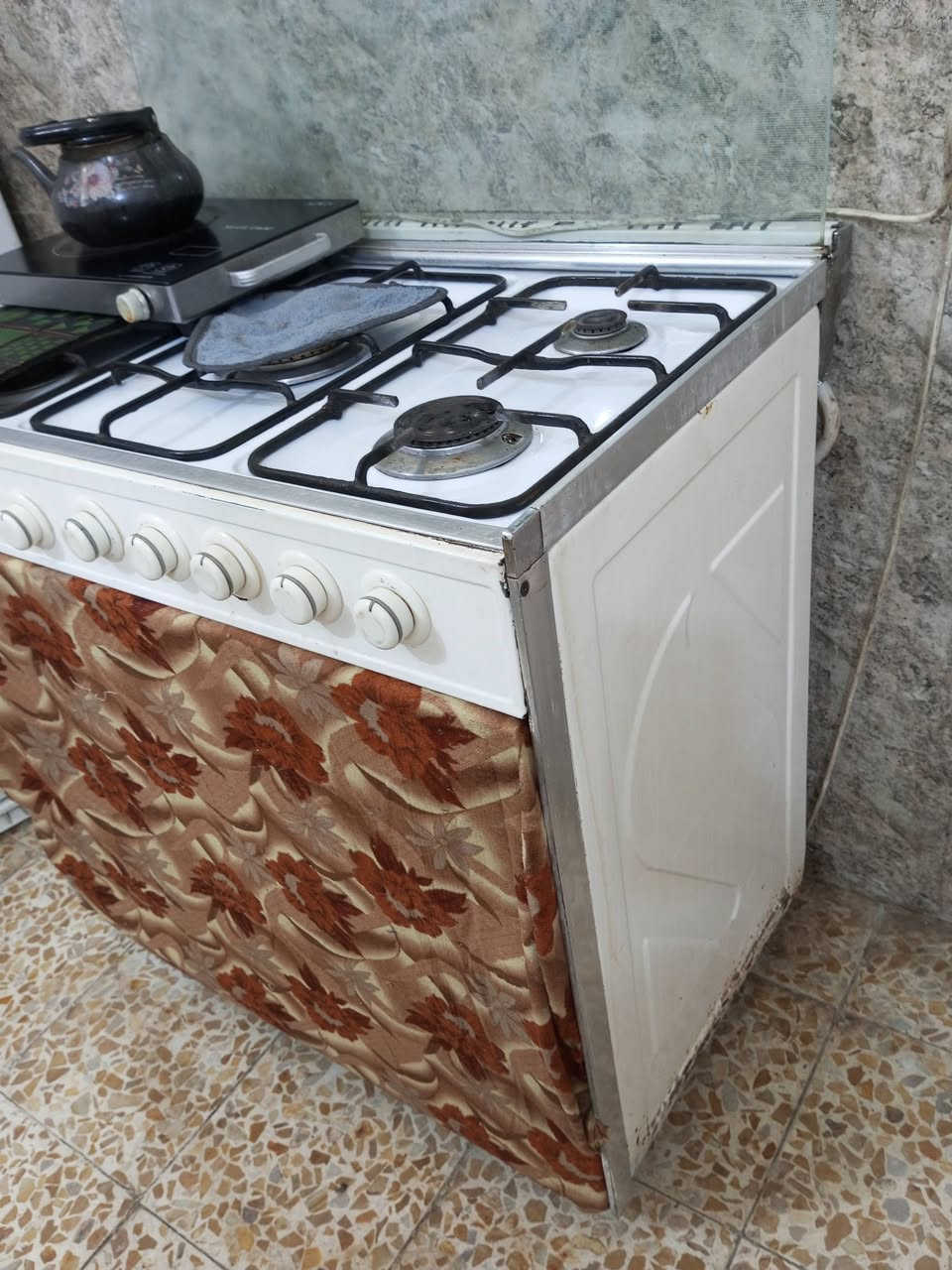 طباخ للبيع شغال مكسوره جامت الفرن واكو عين ماموجوده ب50وبي مجال


**إذا كنت صاحب هذا الإعلان وتريد حذفه لأي سبب، رجاءا أرسل رسالة إلى الدعم الفني**