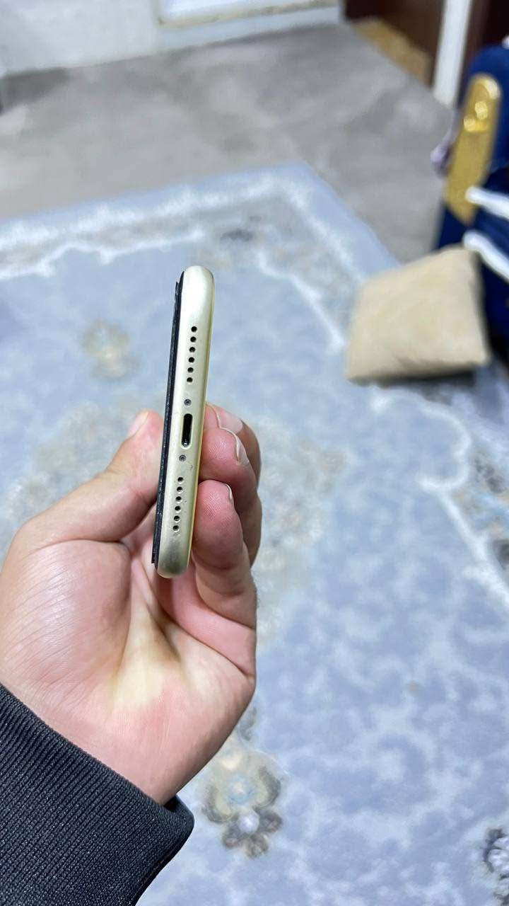 سلام عليكم ورحمة الله وبركاته 
ايفون XR  
ذاكرة 64 
بطارية 79% رسالة 
الجهاز بلادي كلة فقط الفيس ايدي يشتغل ولكن لايتعرف ع الوجه 
للبيع او مراوس بابفون فقط 
*********** كركوك, العراق
