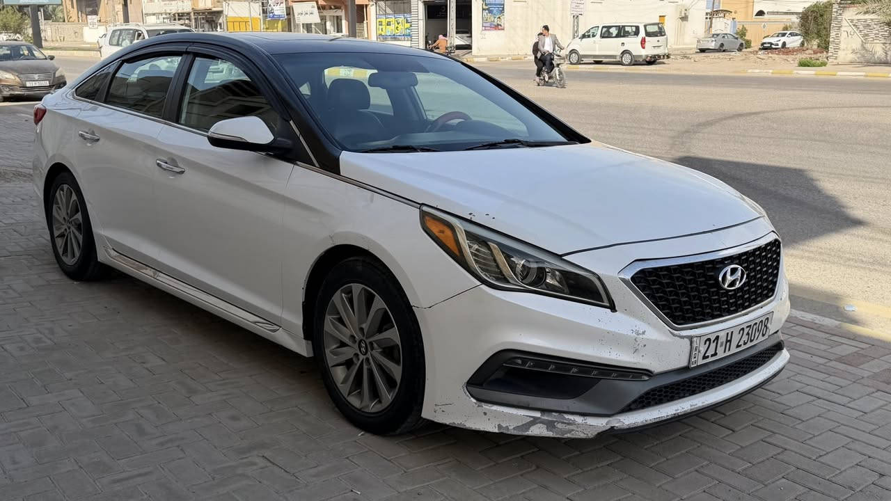 السلام عليكم 🌹 للبيع 🌹 
سوناتا موديل 2017 
وارد امريكي رقم سليمانيه بأسمي تحويل مباشر 
حادث بنيد بسيط جداً 
صور الحادث بالمنشور 
بدون دواخل شرط 
مواصفات فول سبورت  SPORT
🍀شاشه جبيره 
🍀كامره 
🍀تحكمات ستيرن 
🍀بصمه تشغيل وابواب 
🍀فتح صندوق عند الاقتراب
🍀سلايت 
🍀كشنات جلد وكهرباء 
🍀اشاير مري 
🍀محرك 2400 
🍀ويل ١٧ كروم 
🍀السياره جديده وجاهزه
بطارية و اطارات جديده 
🍀ماشيه 130ميل 
السياره بيه تقشير صبغ بالقماره و الصندوق واني غلفته فابلون اسود 
السعر 125ورقه 
والشراي يتفضل 
***********
***********
العنوان الفلوجه🌹
