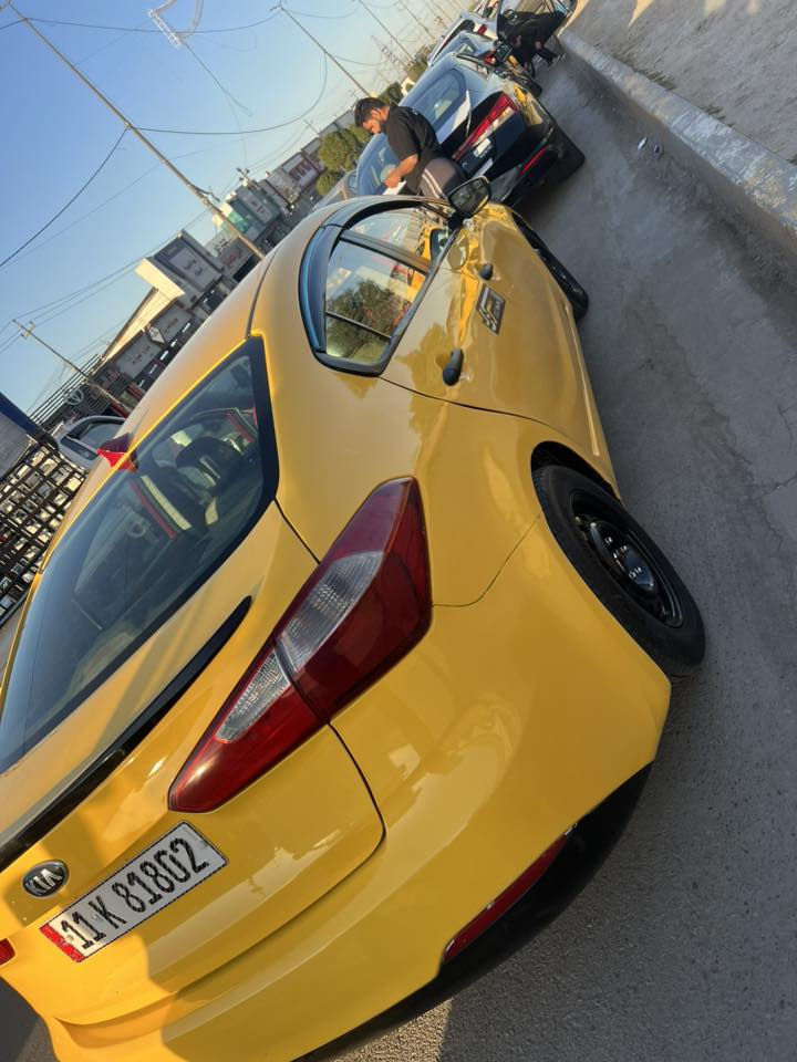 السلام عليكم فورتي ١٥ سياره ليبل واحد مكينه 1800 دوش سياره بغداد رقم دولي الجديد هزه جديده صدر جديد مكينه كير نعمه لاتبخير ولاتنقيص ولاصرف ولا بخار المكينه السياره تخم تاير دوشمه جديده السعر 105 مال بيع مامتواجد عل فيس للاستفسار عل هاذ الرقم 
 العنوان بغداد ***********
